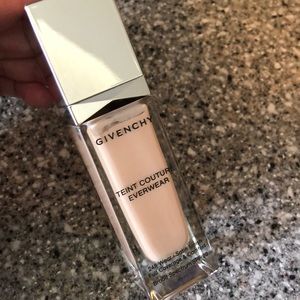 Givenchy teint couture everwear p115